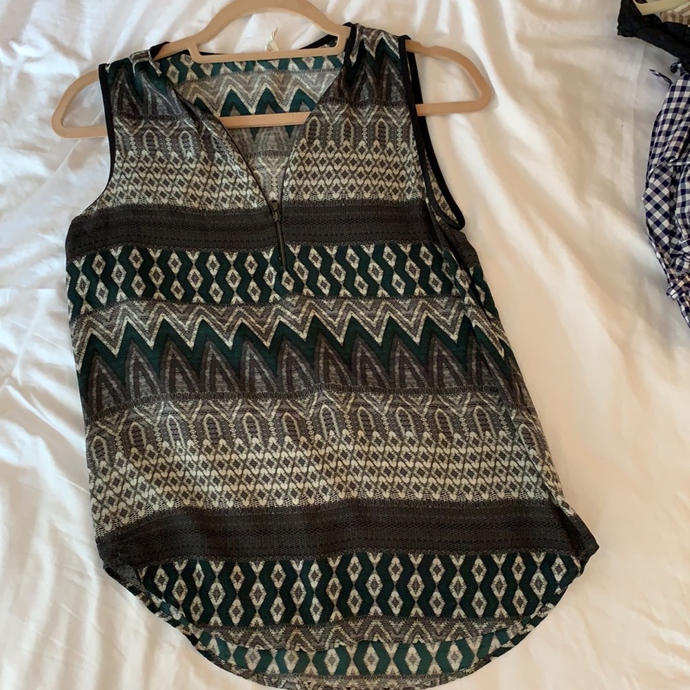 L’agence top w short zip pattern